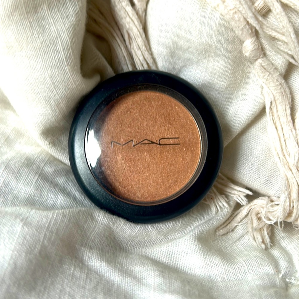 MAC Trace Gold blush